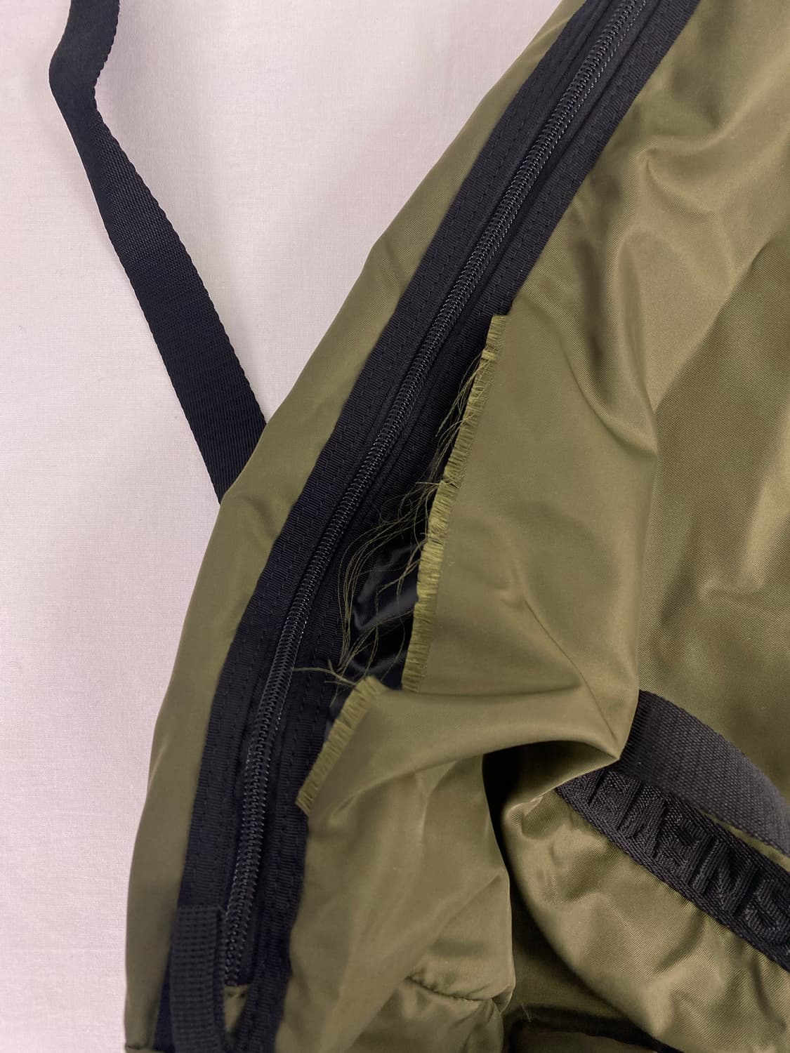 디스이즈네버댓 더플백 올리브 (하자o) <67> 상품이미지7