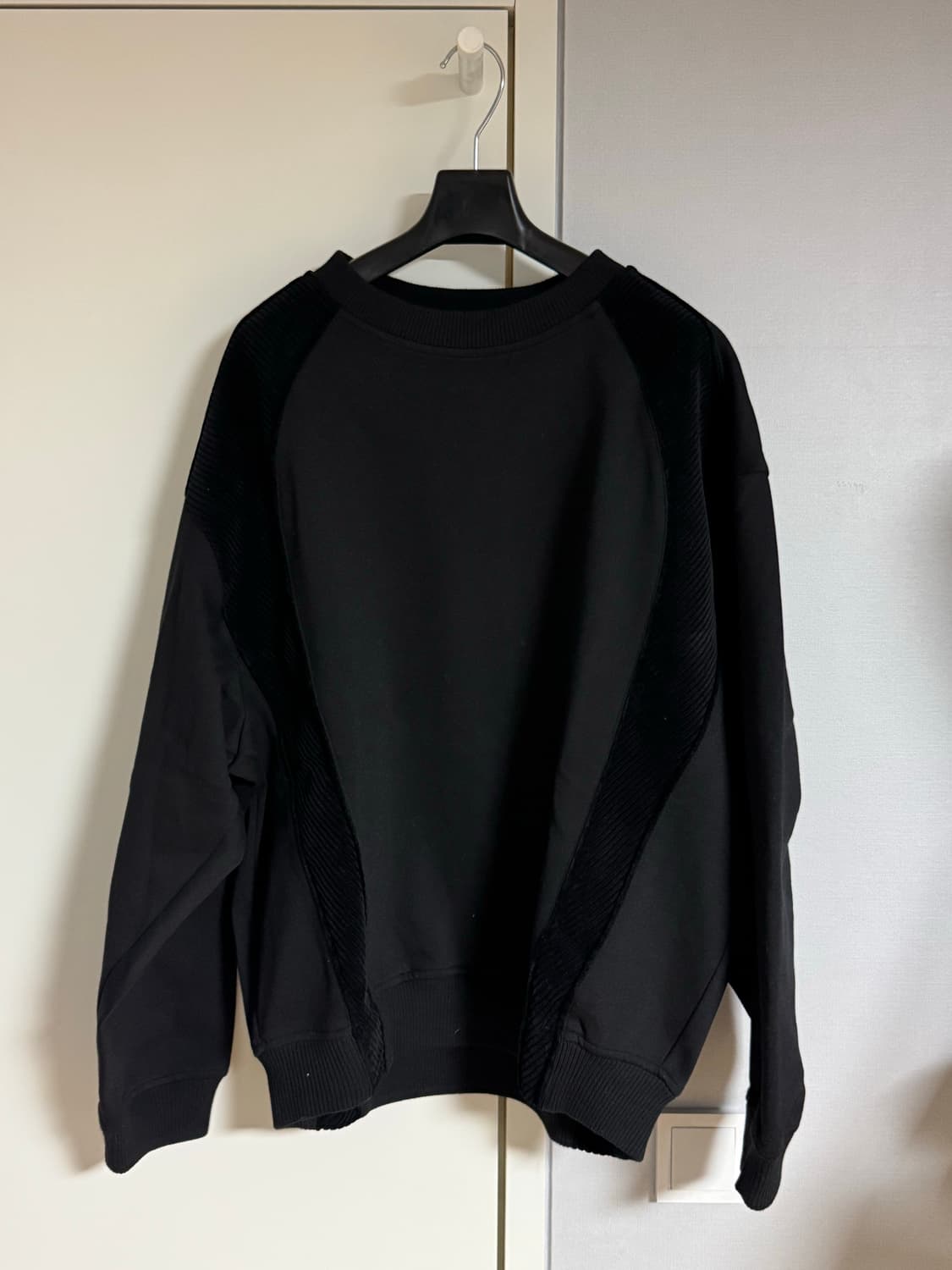 시스템옴므 22FW 블랙 코듀로이 맨투맨 95 사이즈 상품이미지1