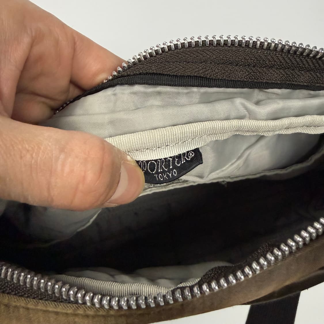 요시다포터 페이드 숄더백 다크브라운 상품이미지8