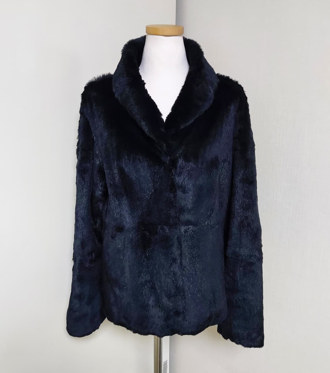 JOINUS 블랙 토끼털 자켓(77사이즈)

 상품이미지1