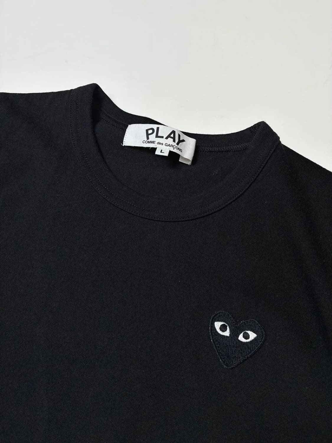 꼼데가르송 우먼스 스몰 블랙 하트 반팔 티셔츠 PN9093 상품이미지3