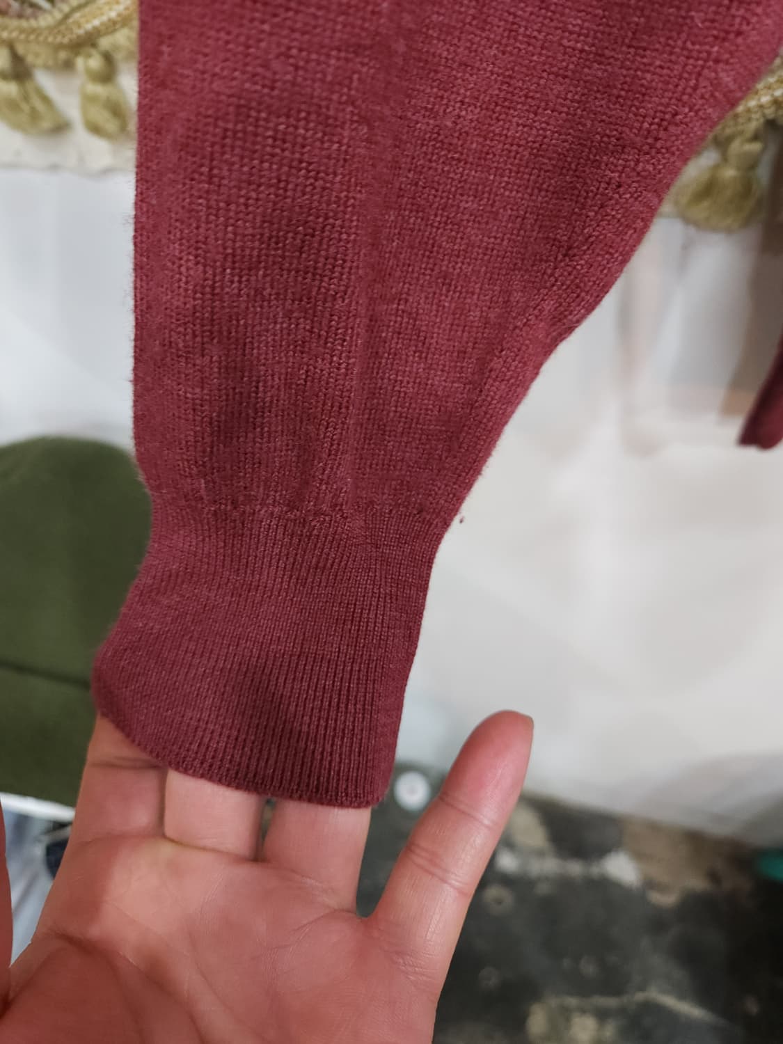 존스메들리 버건디 라운드 니트

 상품이미지3