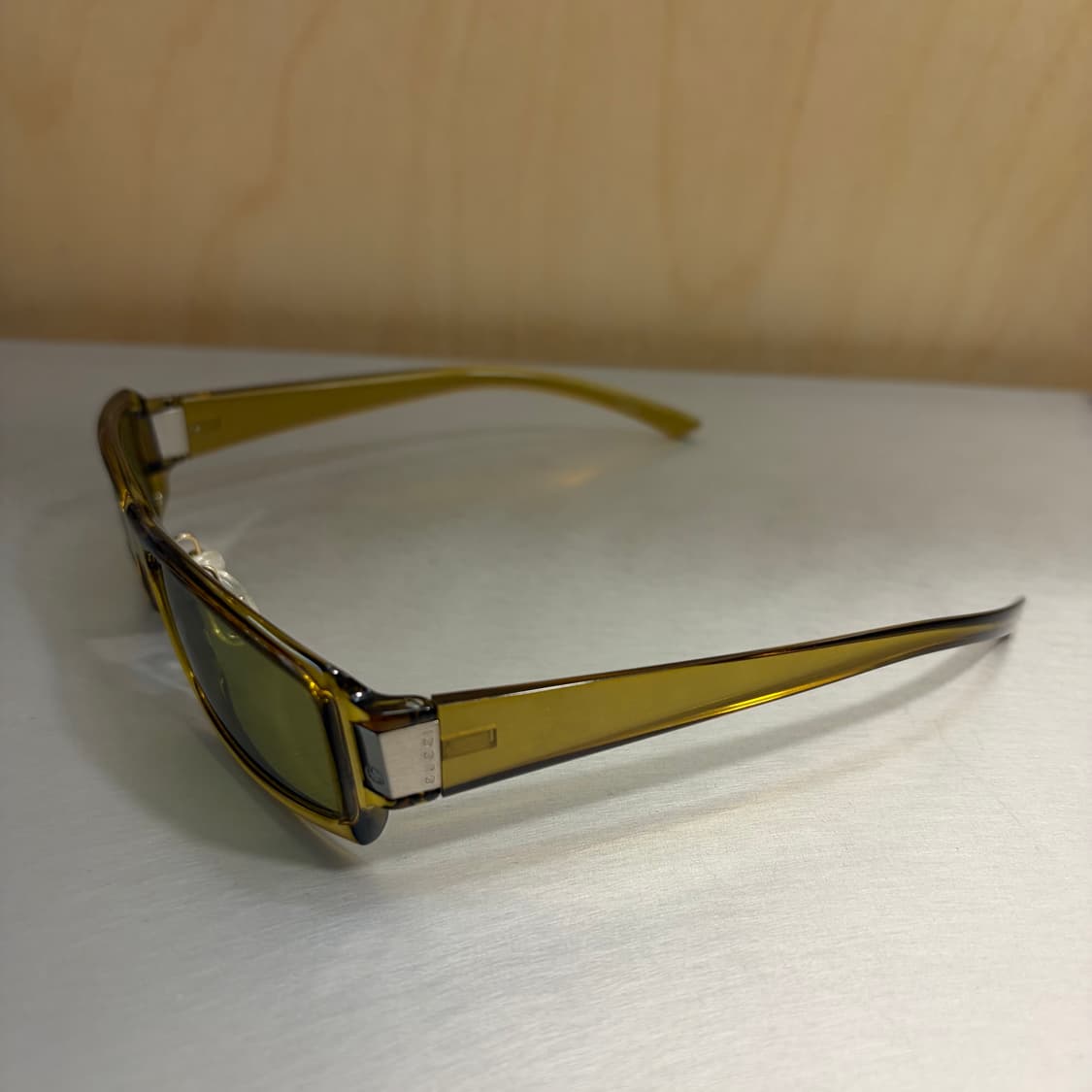 구찌(GUCCI) 올리브 그린 사각 뿔테 선글라스 상품이미지2