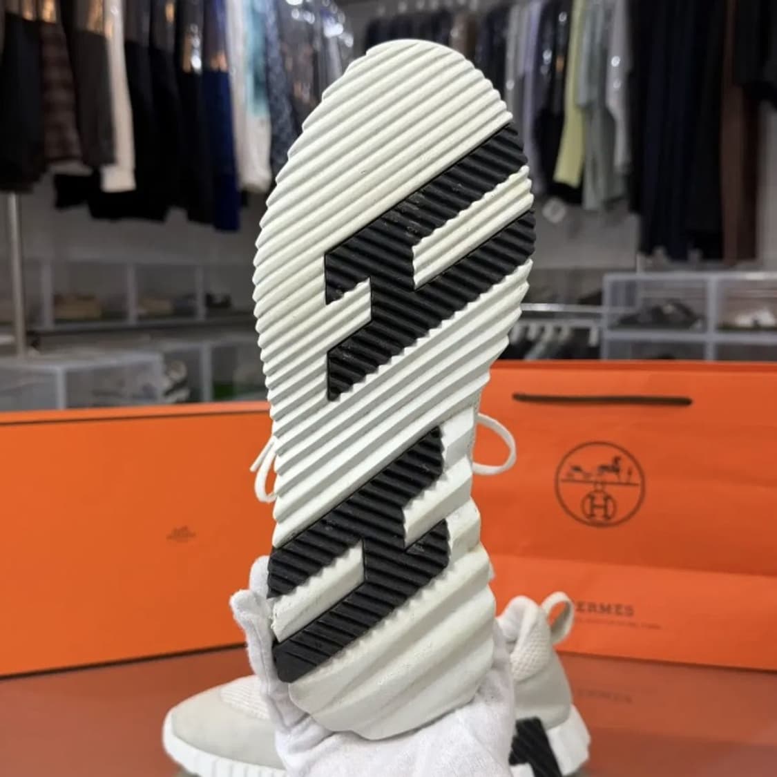 정품] 에르메스 트레일 스니커즈 라이트 그레이 260 풀구성품 상품이미지3