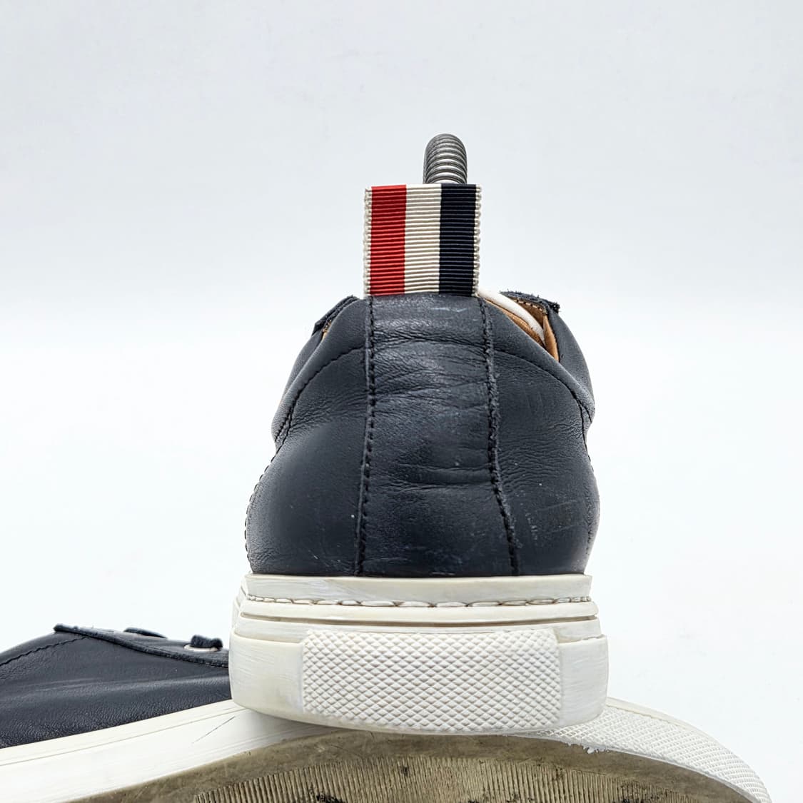 톰브라운 클래식 로우탑 스니커즈 네이비 (265)  상품이미지2