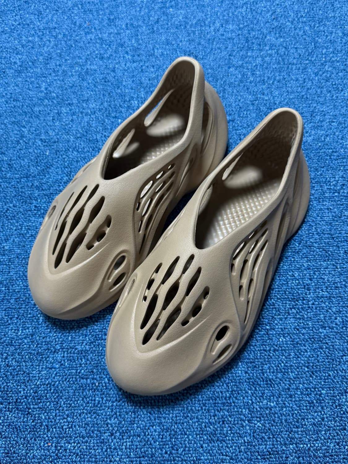 아디다스 이지폼 러너 285 상품이미지1