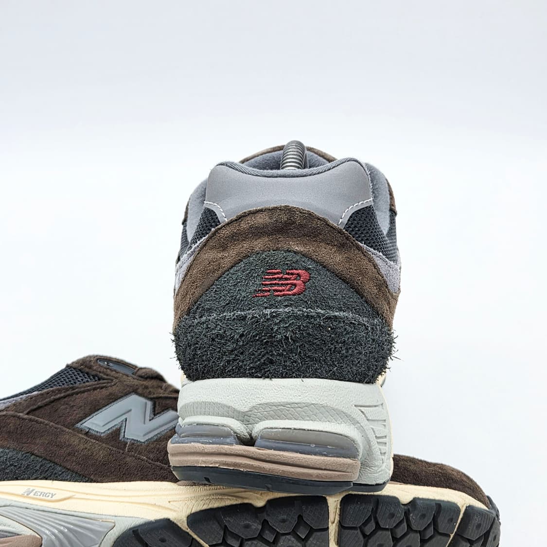  뉴발란스 2002R 리치 어스 블랙탑 (280 D) 상품이미지2