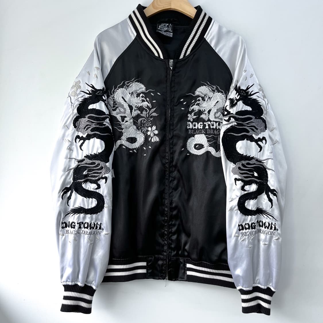 독 타운 90s 블랙 드래곤 수베니어 사틴 스카쟌 상품이미지3