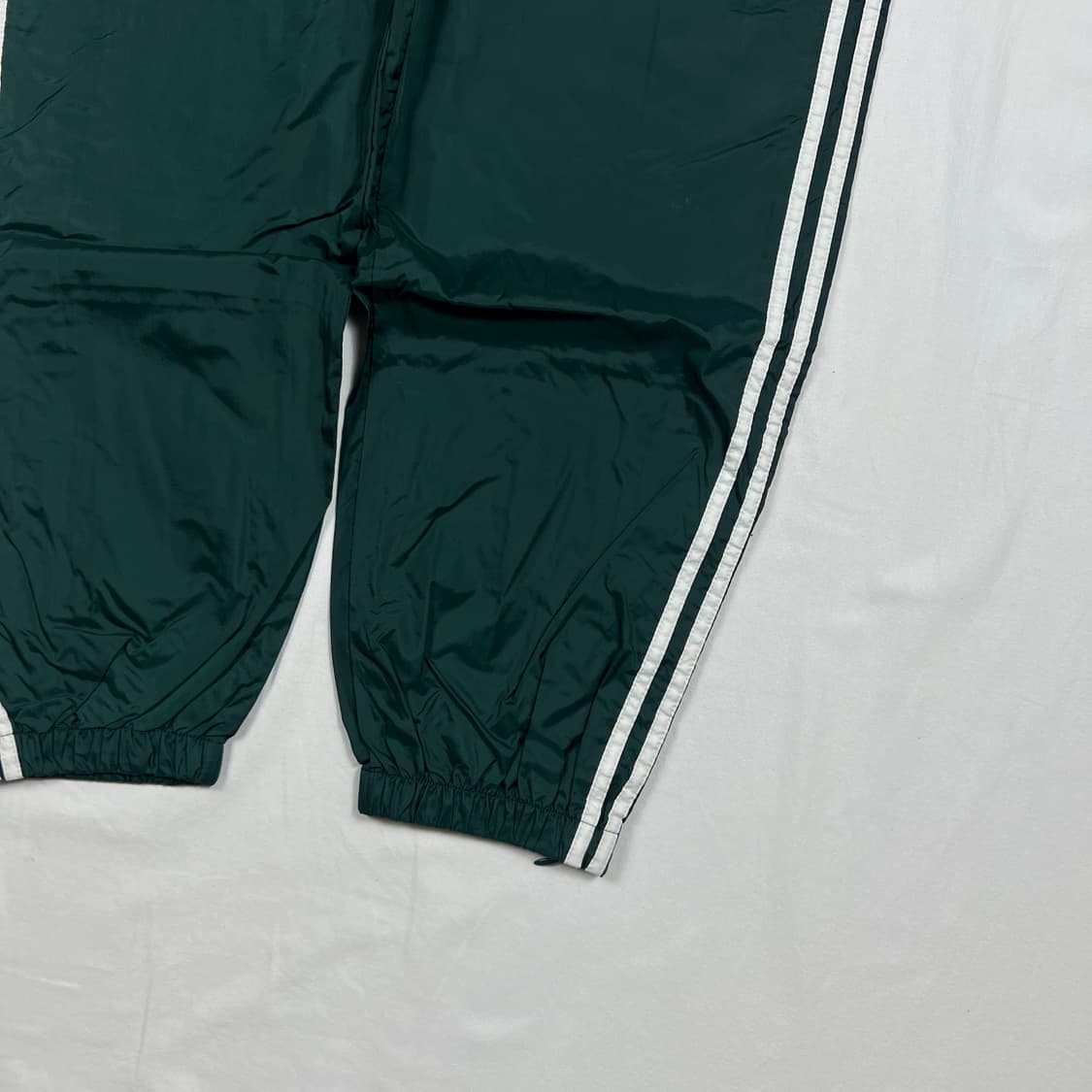 90‘s 아디다스 adidas 로고 나일론 윈드 밴딩 조거팬츠 상품이미지4