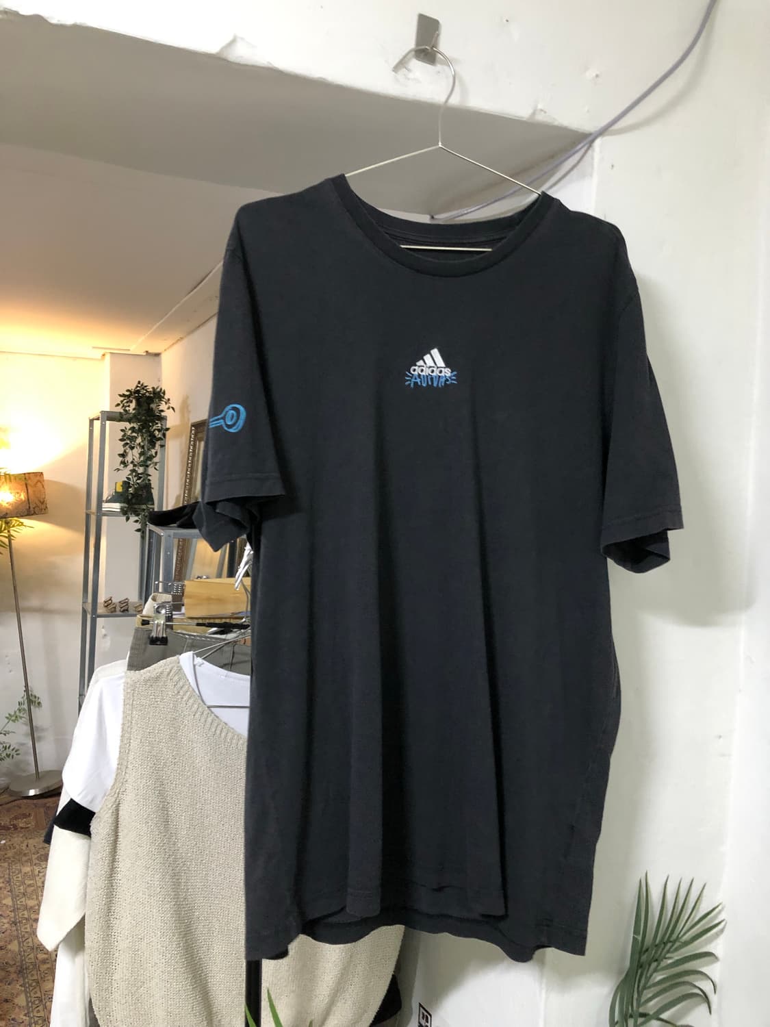 Adidas locker 반팔티 상품이미지1