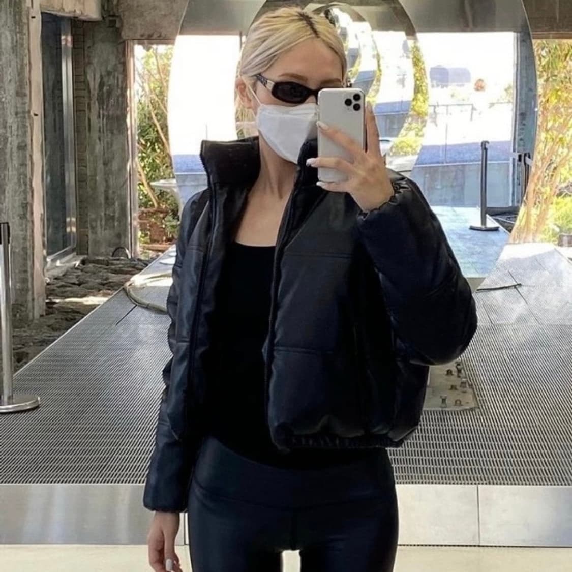 오도어 숏 레더 패딩 상품이미지3