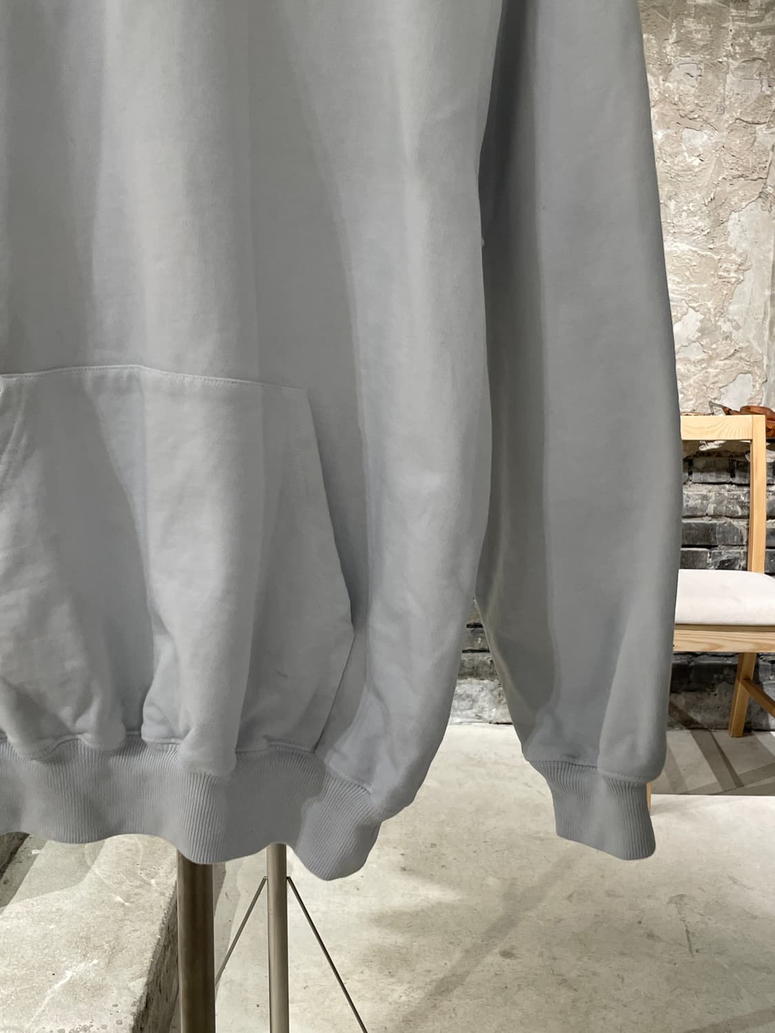 발렌시아가 17F/W 화이트 백 로고 아키타입 후디 상품이미지6