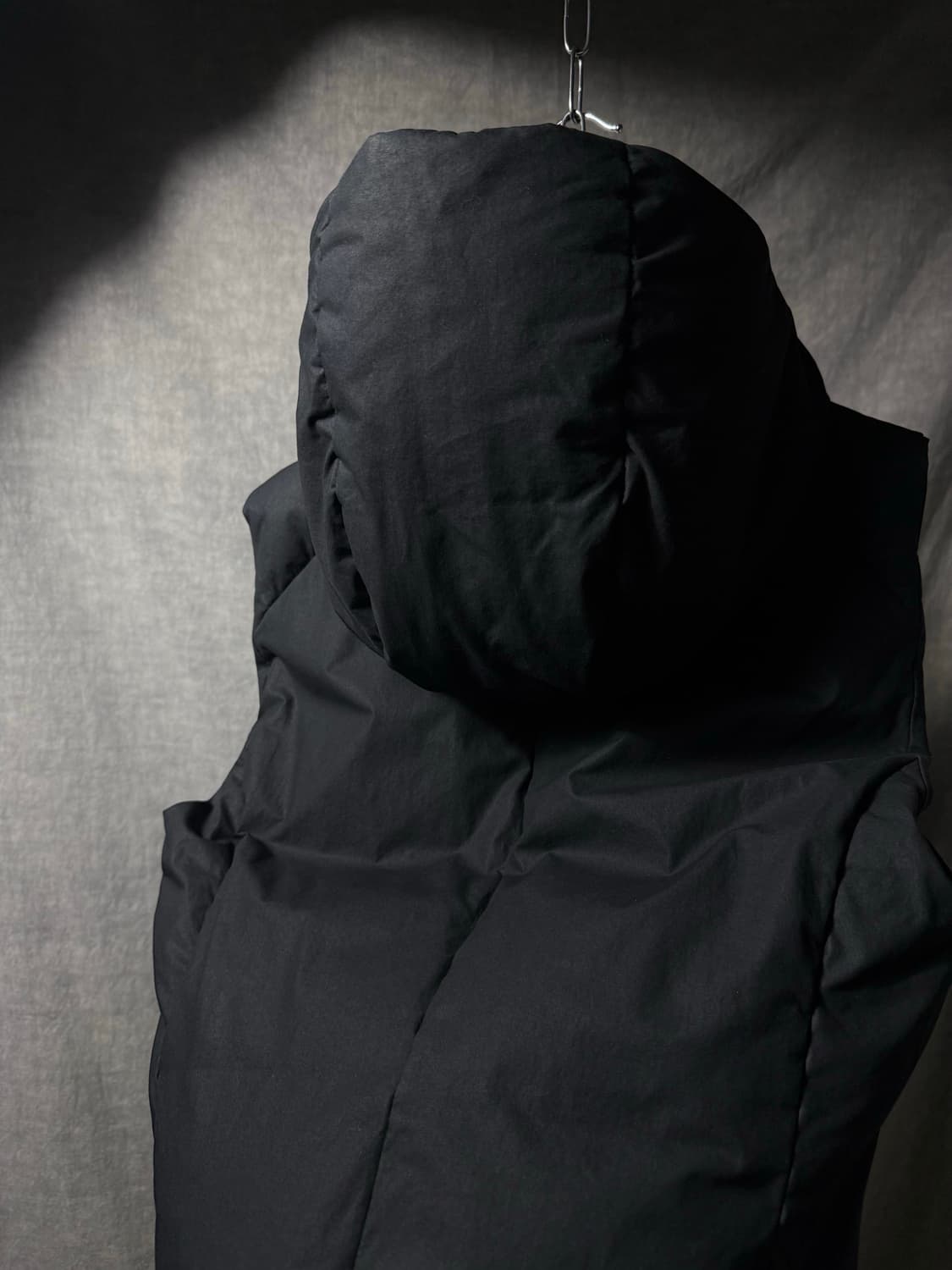 Attachment High-Neck Down Vest  상품이미지6