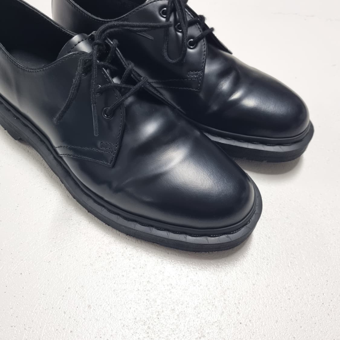 닥터마틴 1461 모노 블랙 - 250 (US7)  DR.MARTENS 상품이미지4