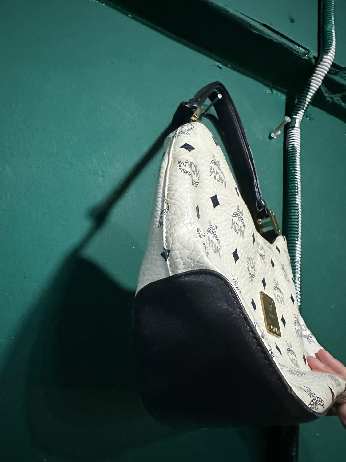 MCM 숄더백 화이트 상품이미지3