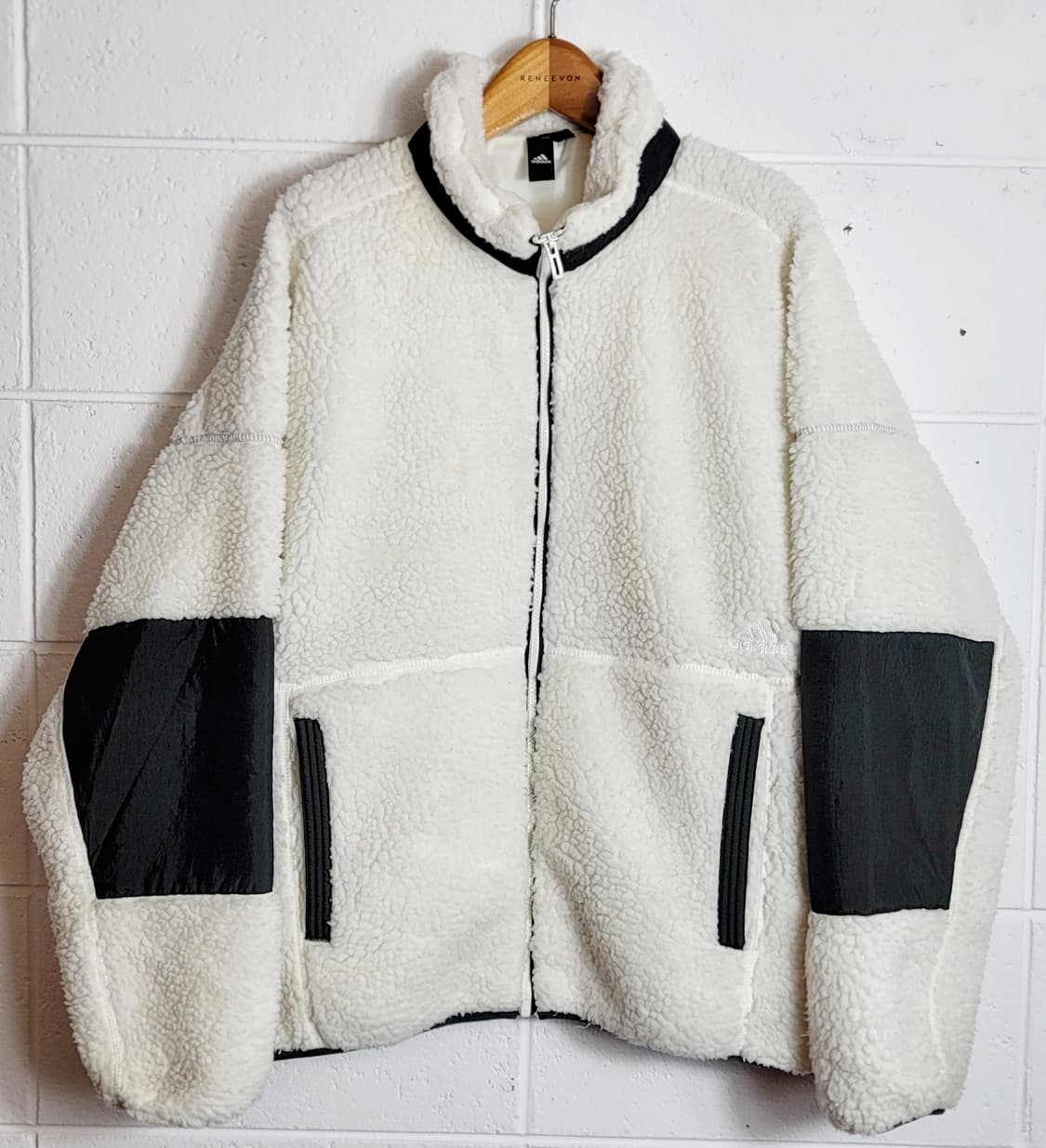 아디다스(남여공용) 양털 후리스자켓 판매 상품이미지1