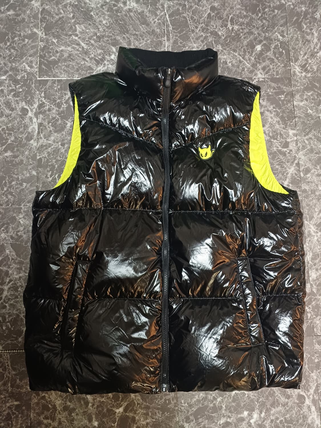 왁(WAAC) 하이글로시 다운 베스트(정가245,000) 상품이미지1