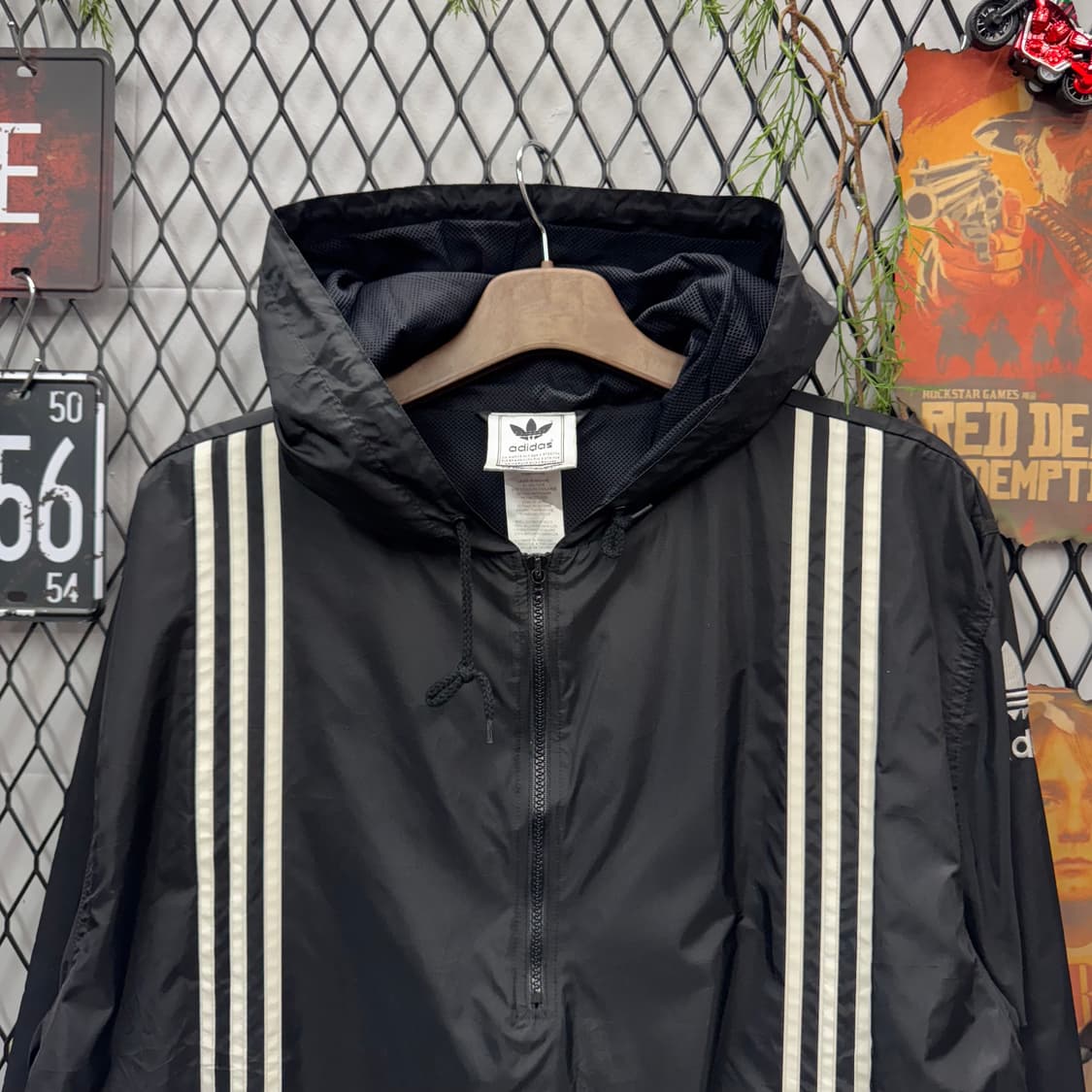 아디다스 롱파카 전면 삼선 스트라이프 포인트 블랙 화이트 상품이미지3