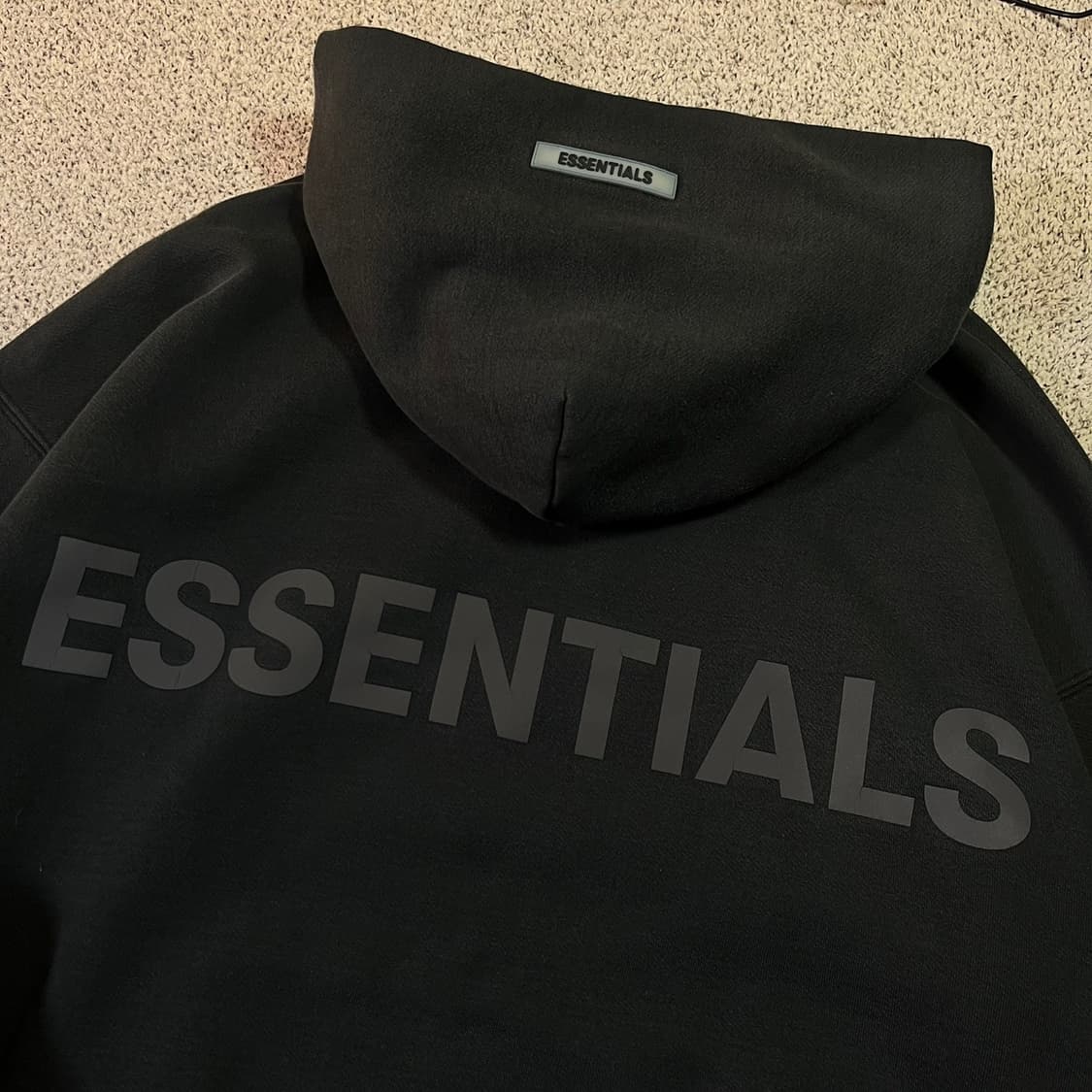 에센셜 빅로고 후드티 상품이미지3