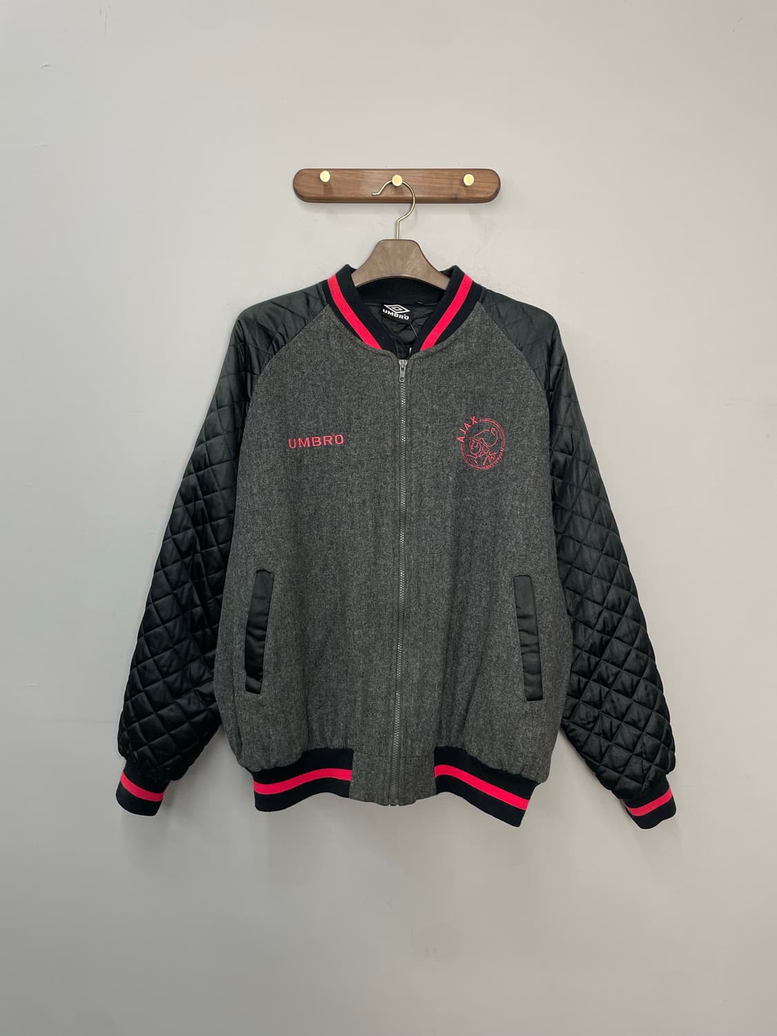 엄브로 아약스 90s 퀄팅 배색 바시티 자켓 H2217 상품이미지2