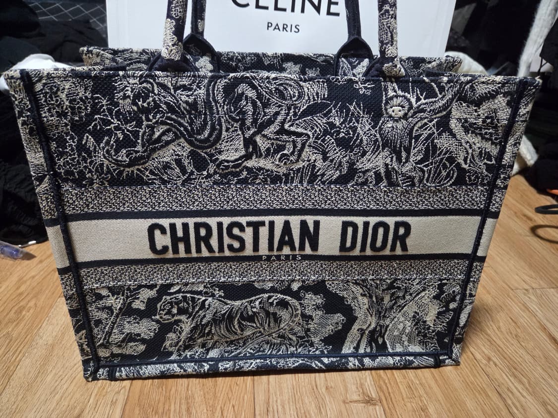 디올 북토트 미디움 상품이미지1