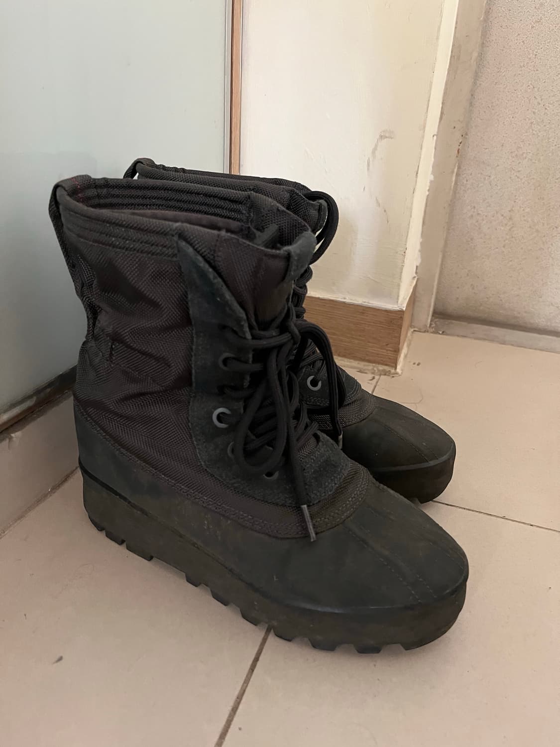Yeezy 950 Pirates Black 상품이미지2