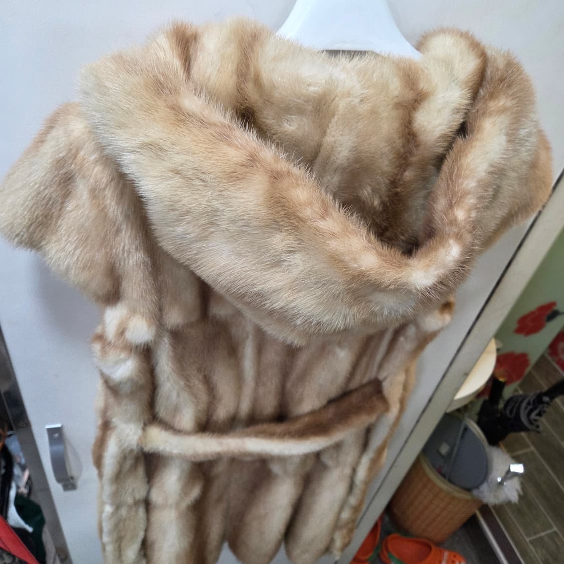 펜디 밍크 후드 롱 베스트 상품이미지7