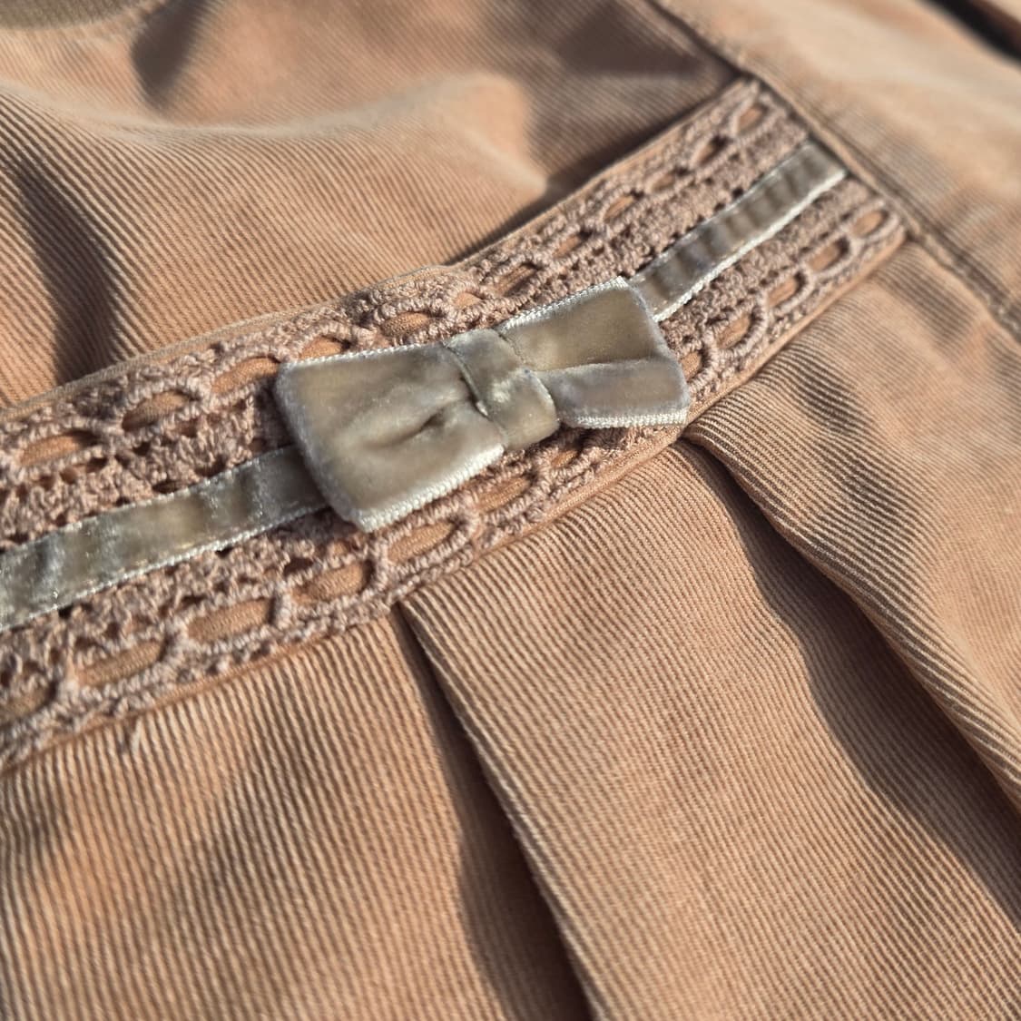 폼포넷 라떼갸루 베이지 리본 큐롯 팬츠 트랄라라 엑시즈팜 리즈리사 상품이미지6