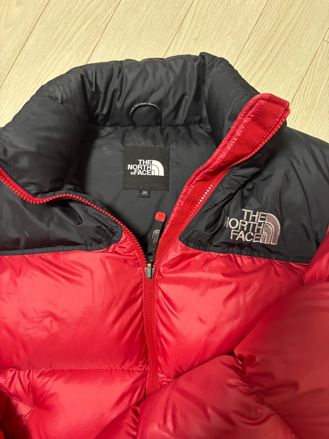 노스페이스 눕시 700 레드 95사이즈 패딩 상품이미지3
