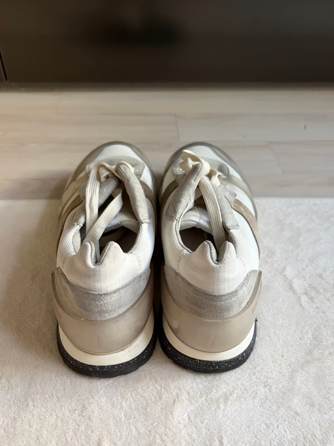 아크네스튜디오 스니커즈 상품이미지4