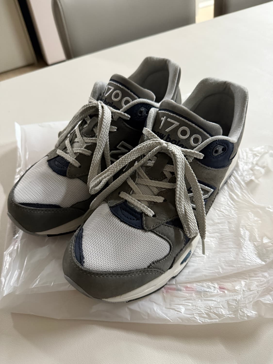 뉴발란스 1700 상품이미지1