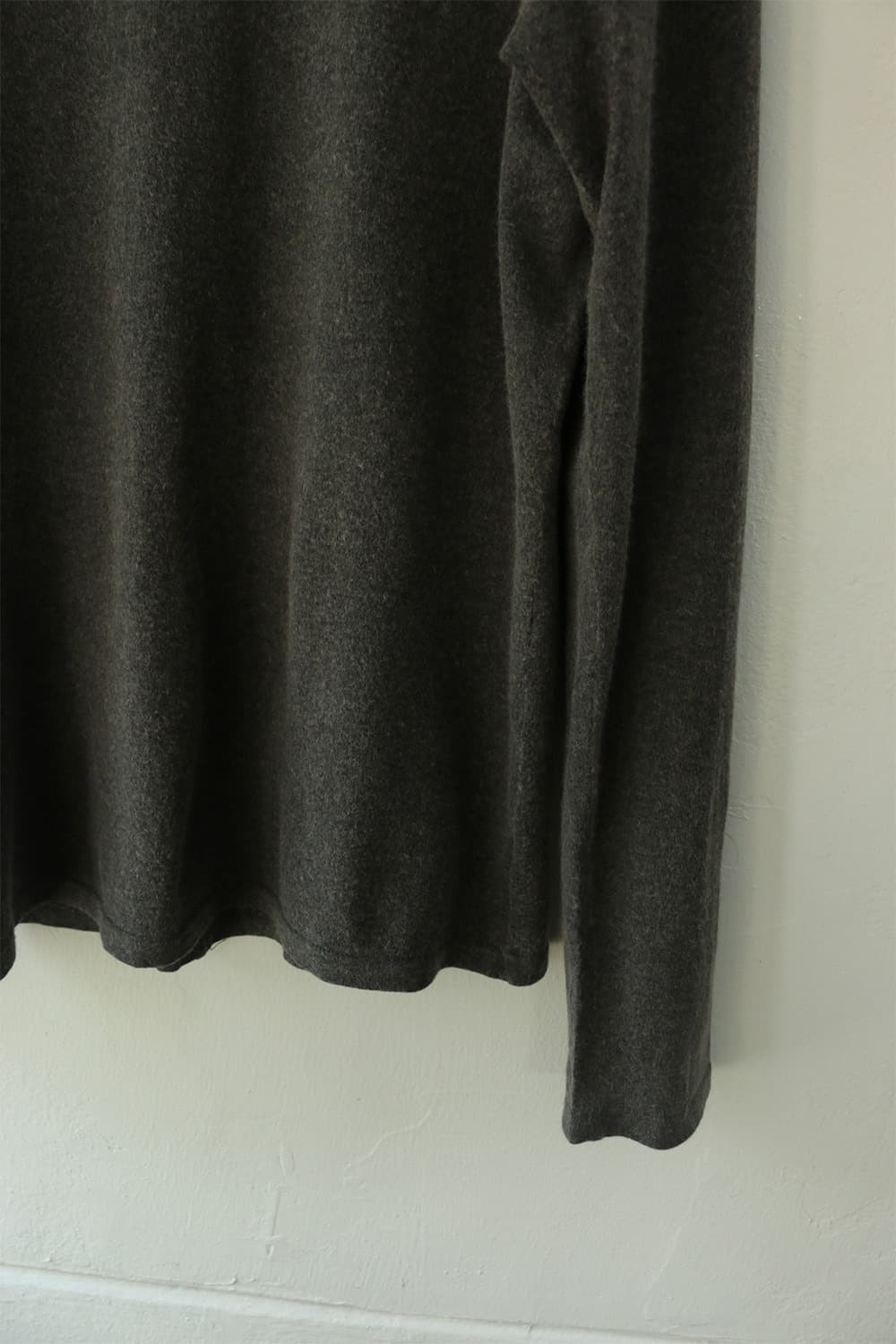 어태치먼트 롱슬리브 니트 상품이미지5