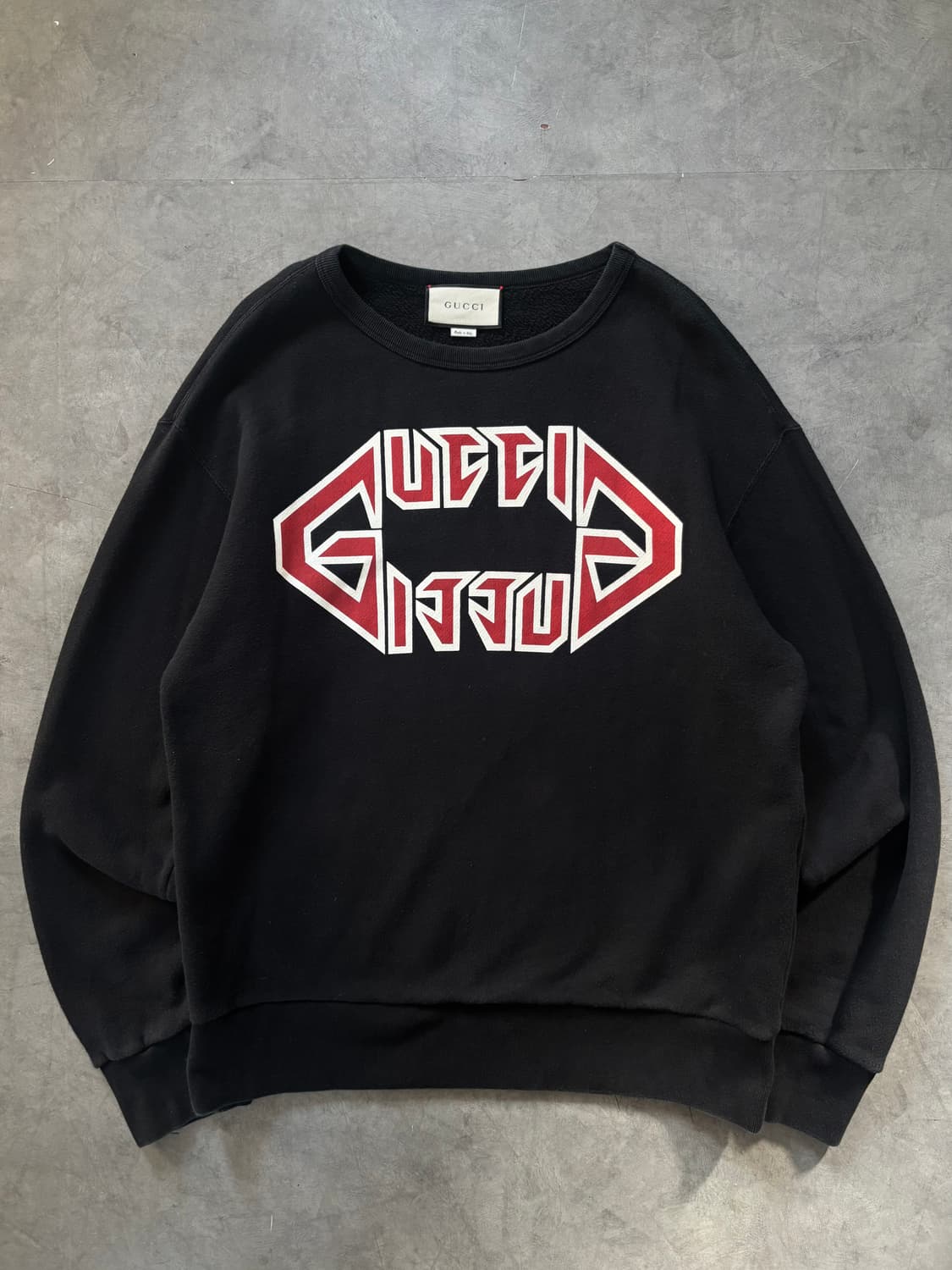 Gucci 구찌 블랙 메탈 로고 맨투맨  상품이미지1