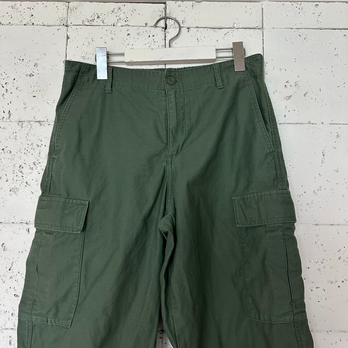 L 유니클로 와이드 카고팬츠 올리브 상품이미지2