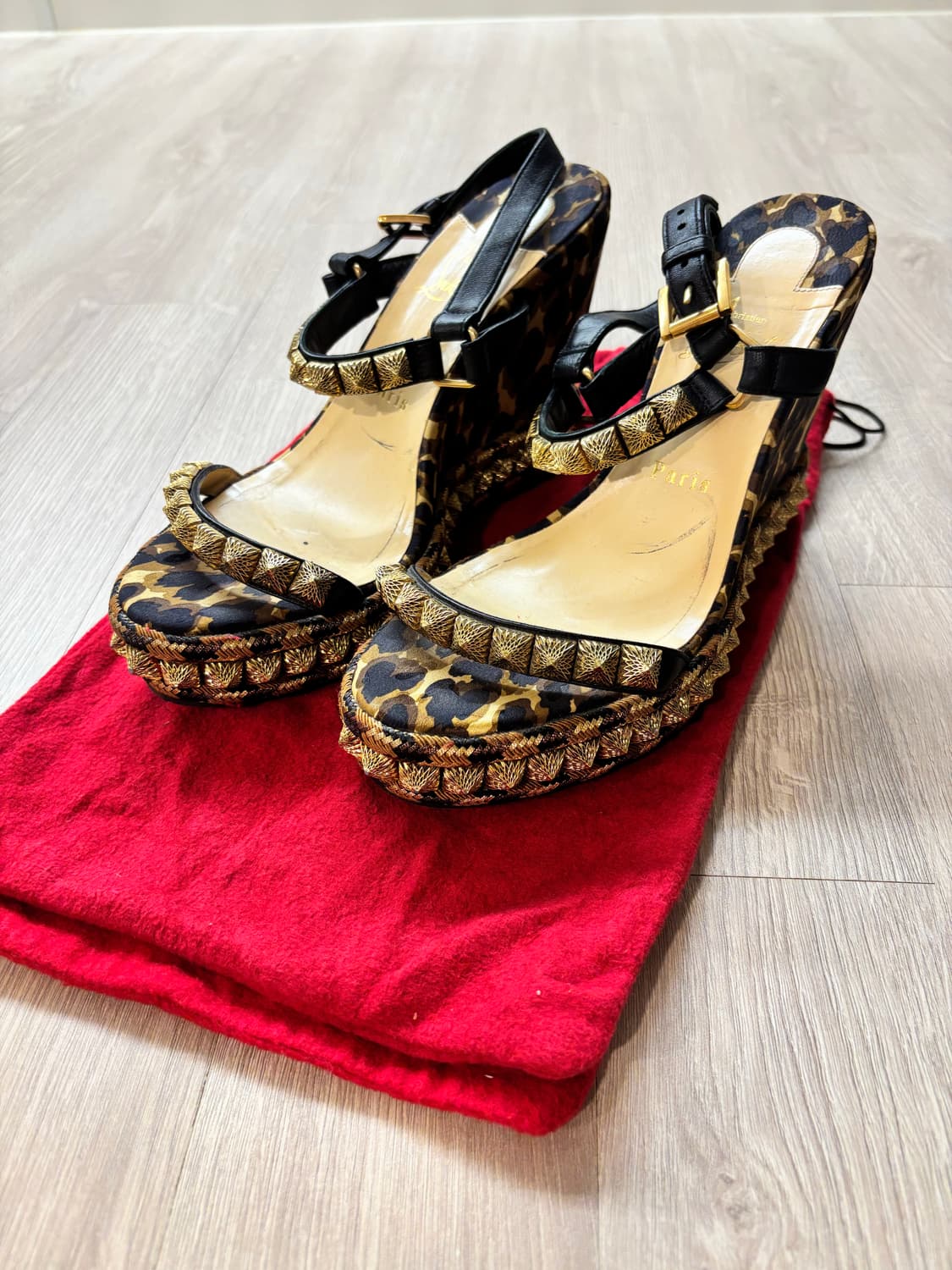 CHRISTIAN LOUBOUTIN 피라클루 110 샌들 상품이미지1