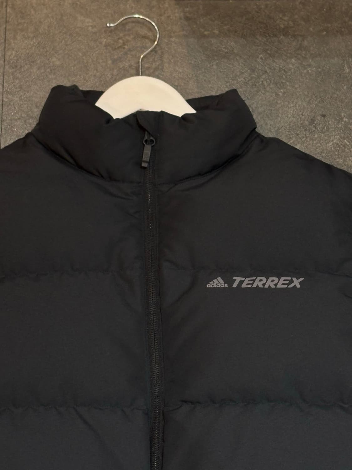 아디다스 패딩조끼 블랙 L사이즈 상품이미지4