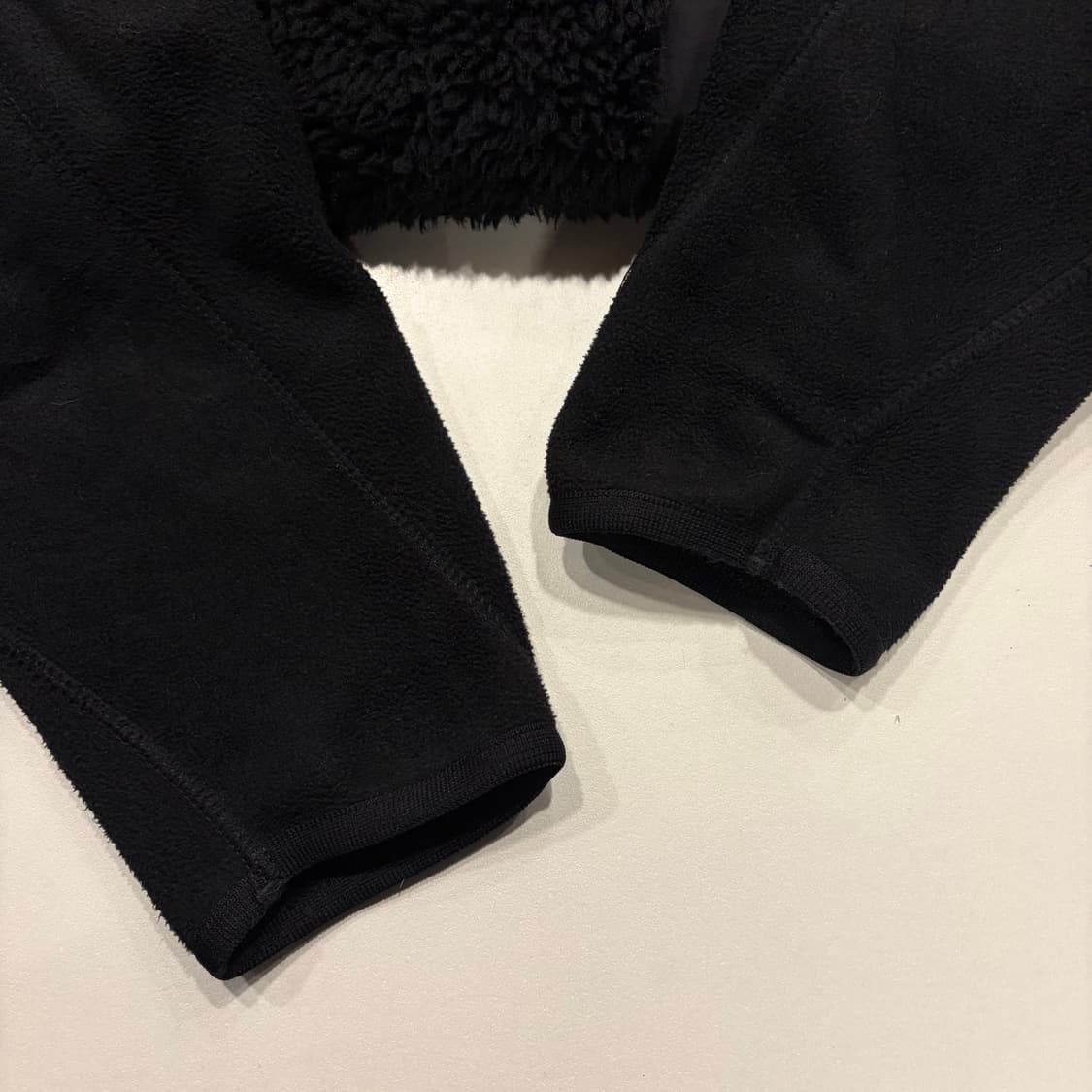 [S] 유니클로 화이트마운티니어링 후리스 후드 집업 블랙 C28 상품이미지5