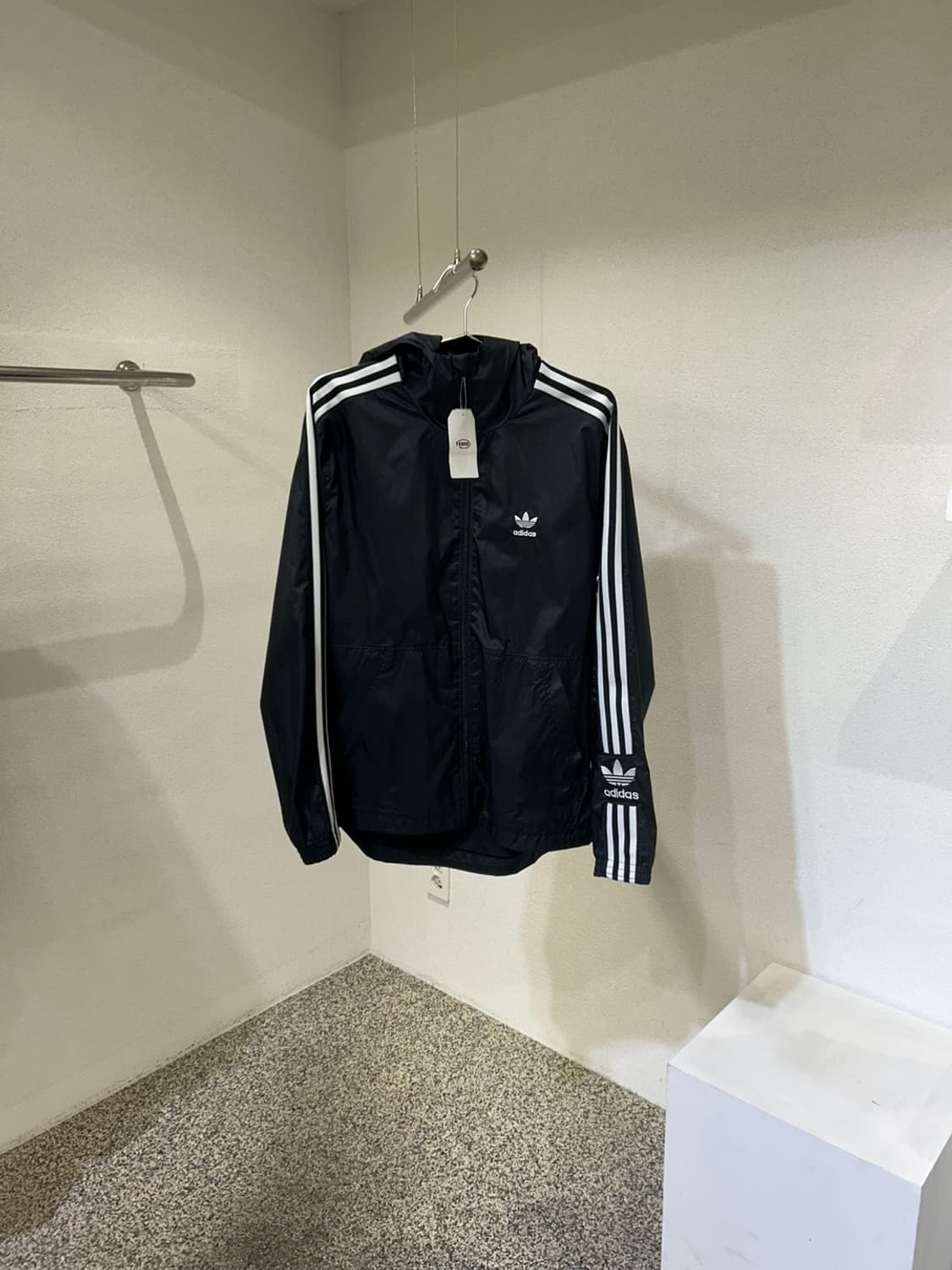 아디다스 불꽃 바람막이 후드집업 상품이미지1