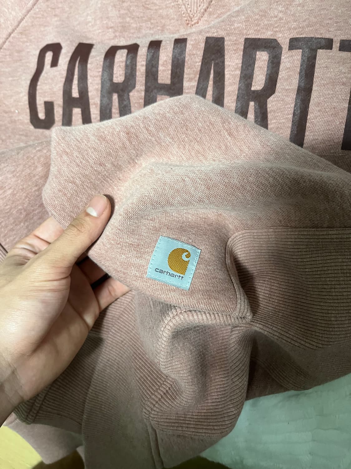 칼하트 코랄 핑크 스웨트 셔츠 맨투맨 상품이미지2