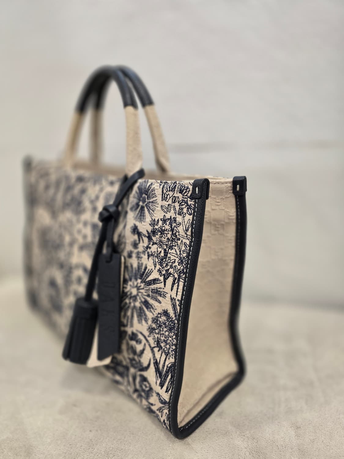 닥스 네이비 플라워 자수 자카드 토트백 가방 상품이미지5