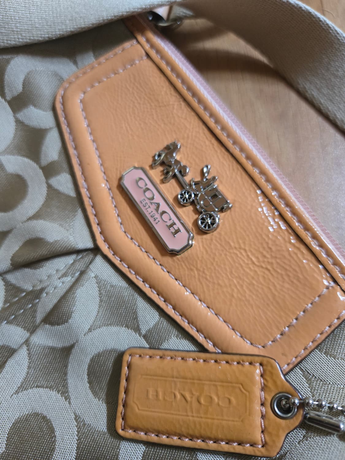 코치 미니 크로스백 상품이미지4