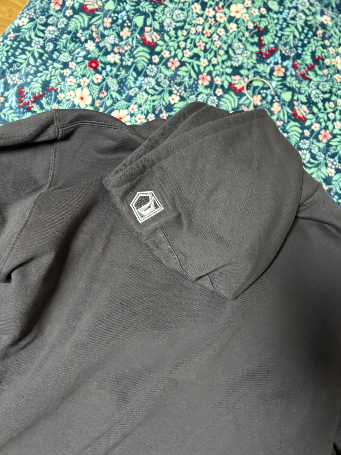 팔라스 x 아비렉스 후드 긴팔 블랙 상품이미지4