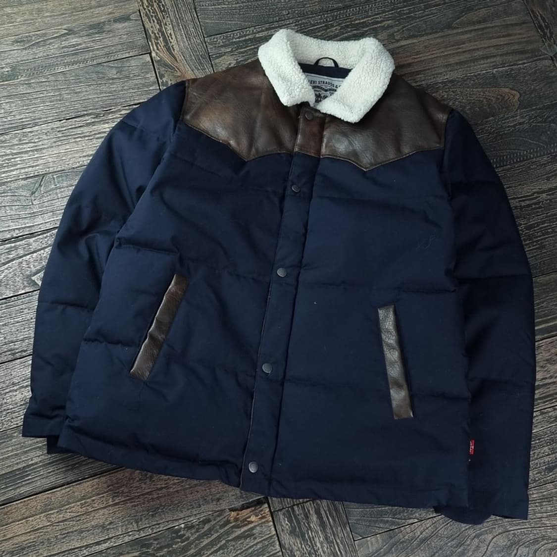 [리바이스] 비건 레더 요크 카라 퍼 패딩 자켓 M18326 상품이미지1