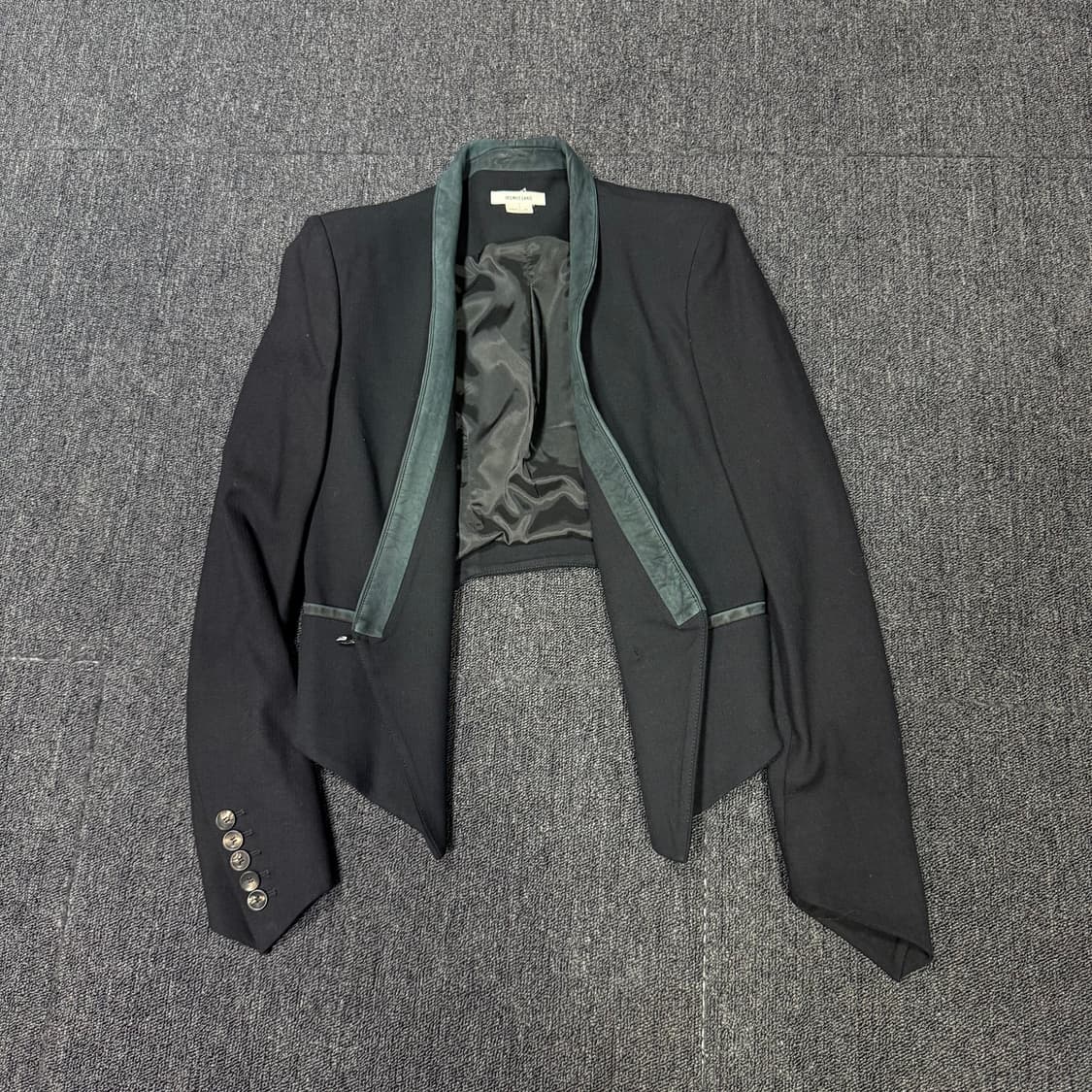 헬무트랭 비대칭 숏 디테일 블레이져 자켓 상품이미지4