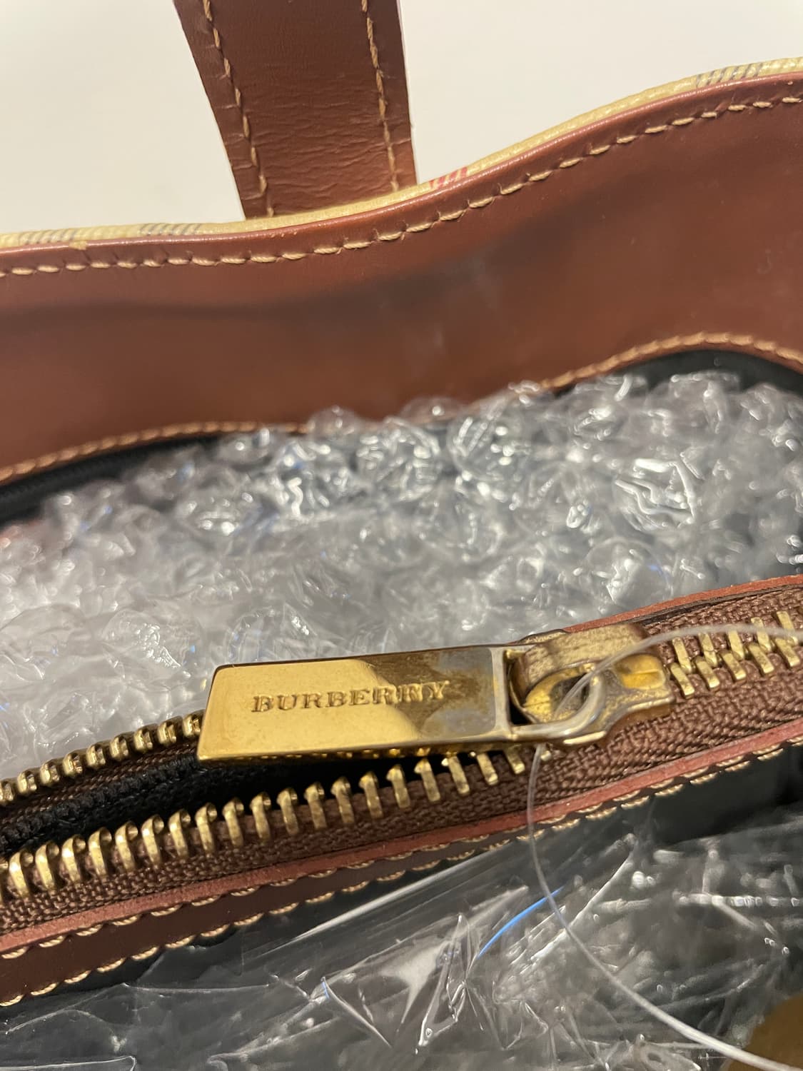 버버리 노바 체크 PVC 토트백 상품이미지4