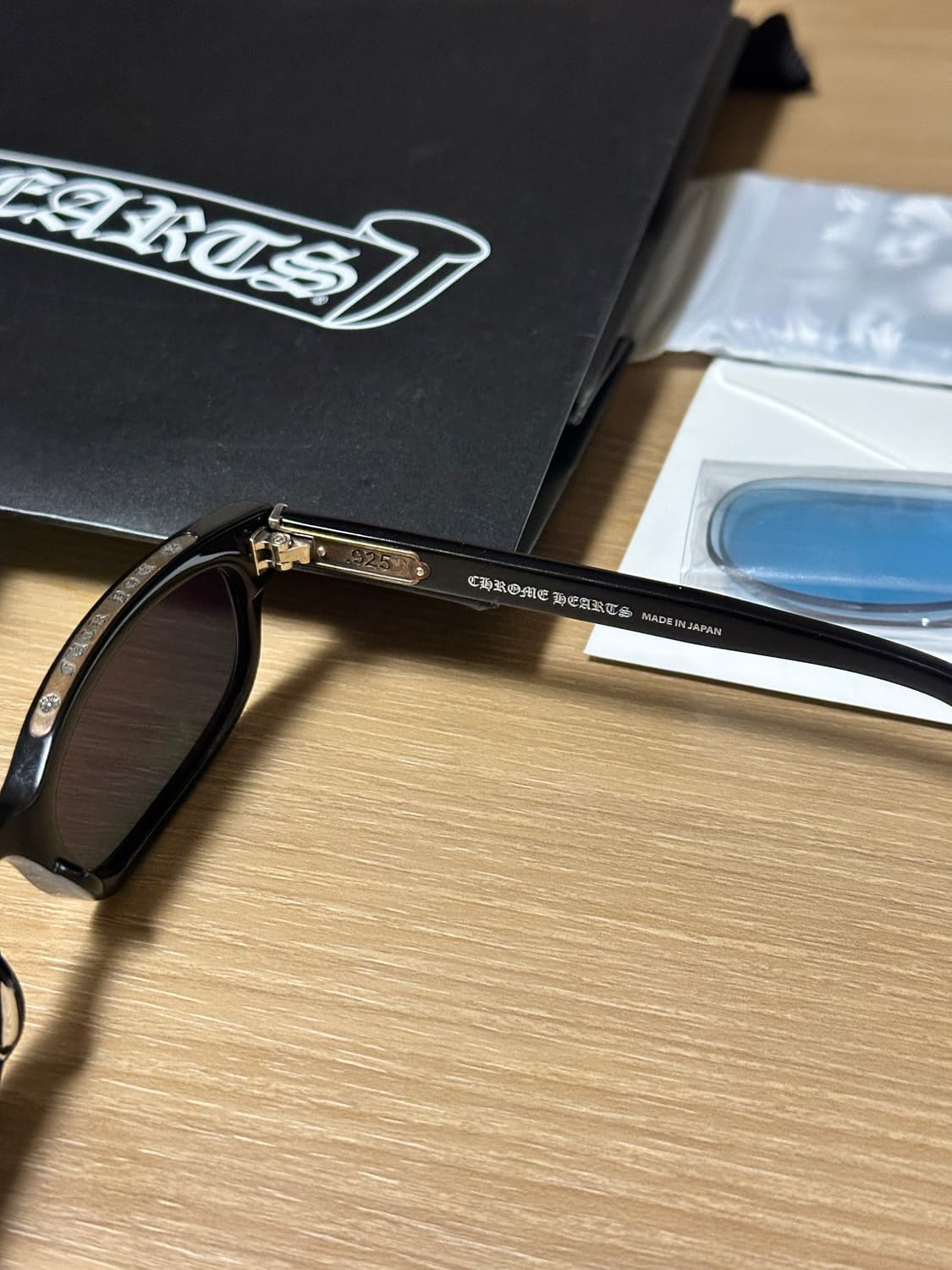 크롬하츠 로우라이더 52 유광 블랙 블루렌즈 상품이미지4