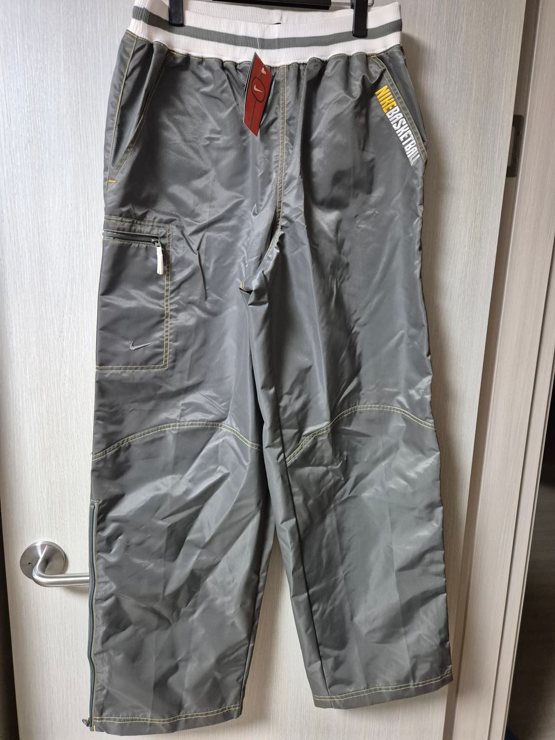 (새제품) 나이키 스우시 베스킷 볼 오버사이즈 나일론 팬츠 상품이미지1