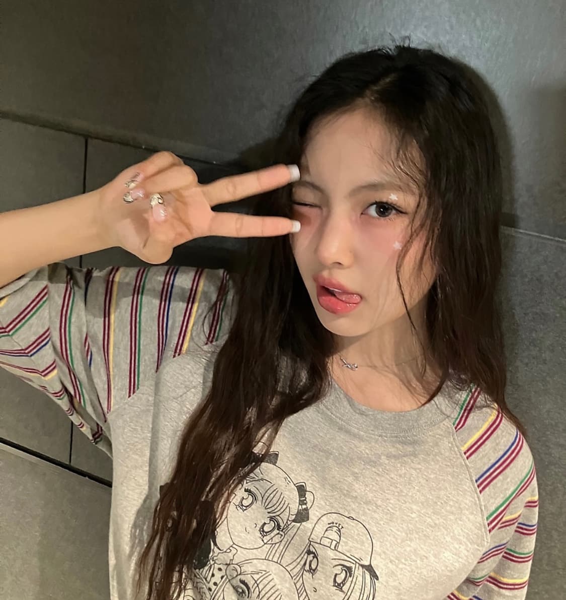 새상품) 원더비지터 롱슬리브 판매 혜인착용 상품이미지1