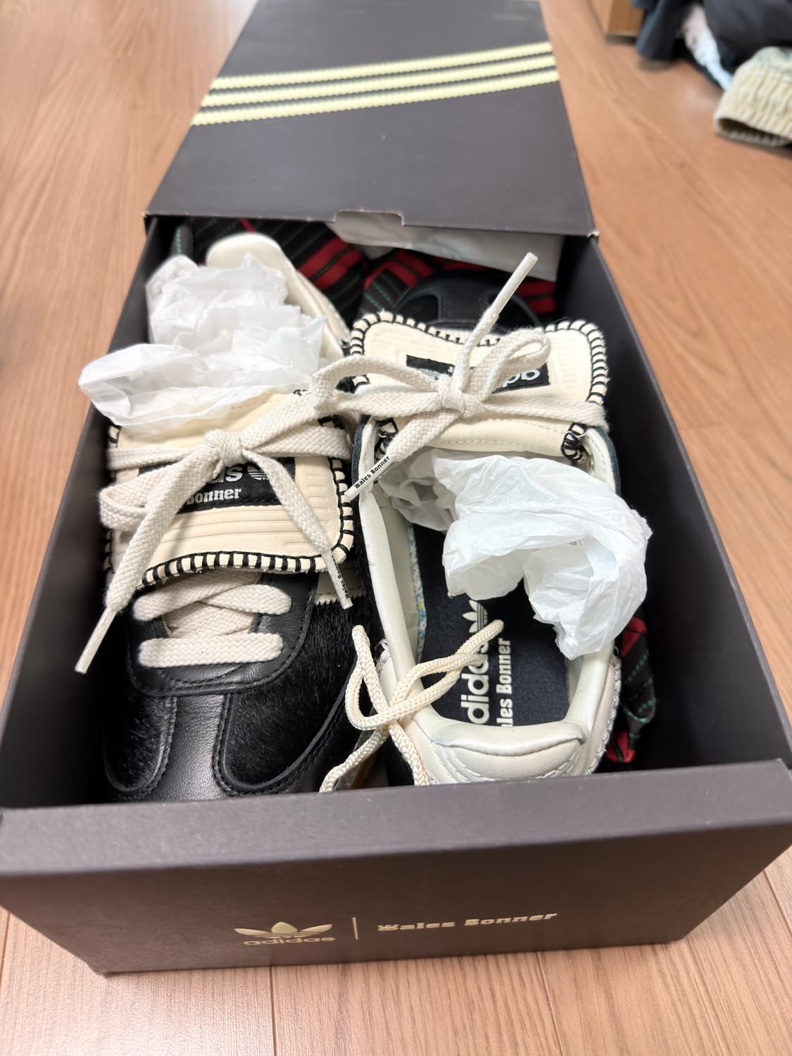 아디다스 삼바 웨일스 보너 포니 터널 삼바 코어블랙 상품이미지1