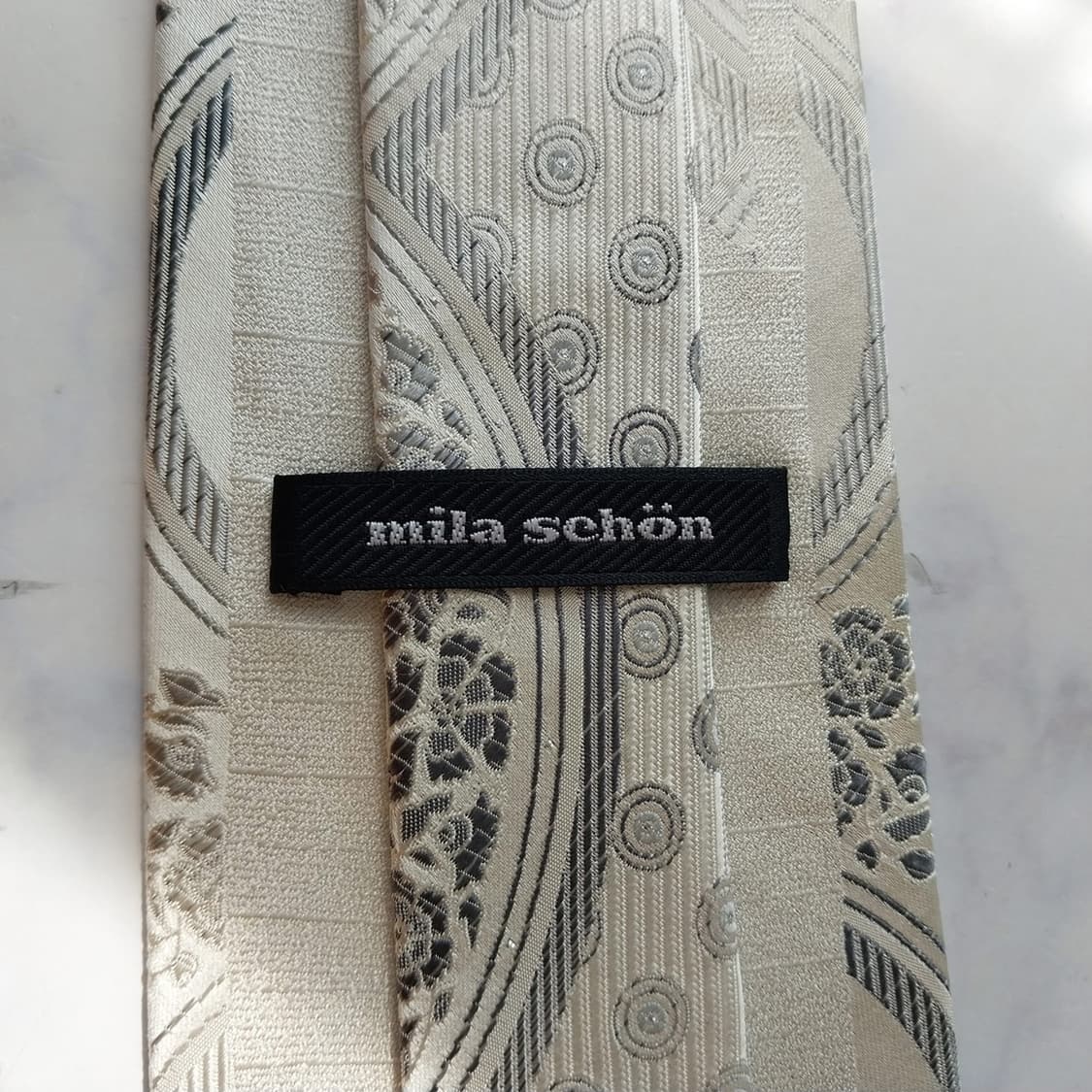 밀라숀 실크 아이보리 플라워 패턴 넥타이 9.3cm A+등급 K2361
 상품이미지9